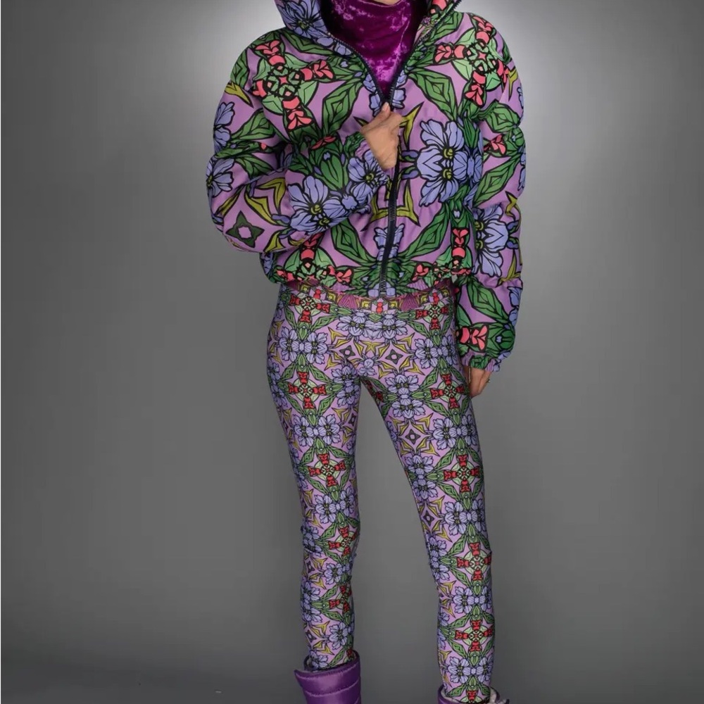 Lilly Puffer - Picture 3 of 3